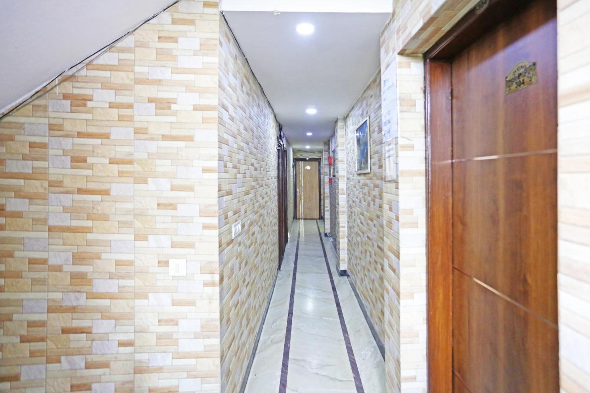 Hotel Preet Palace -5 Mints Walk From Nizamuddin Railway Station New Delhi Exterior foto