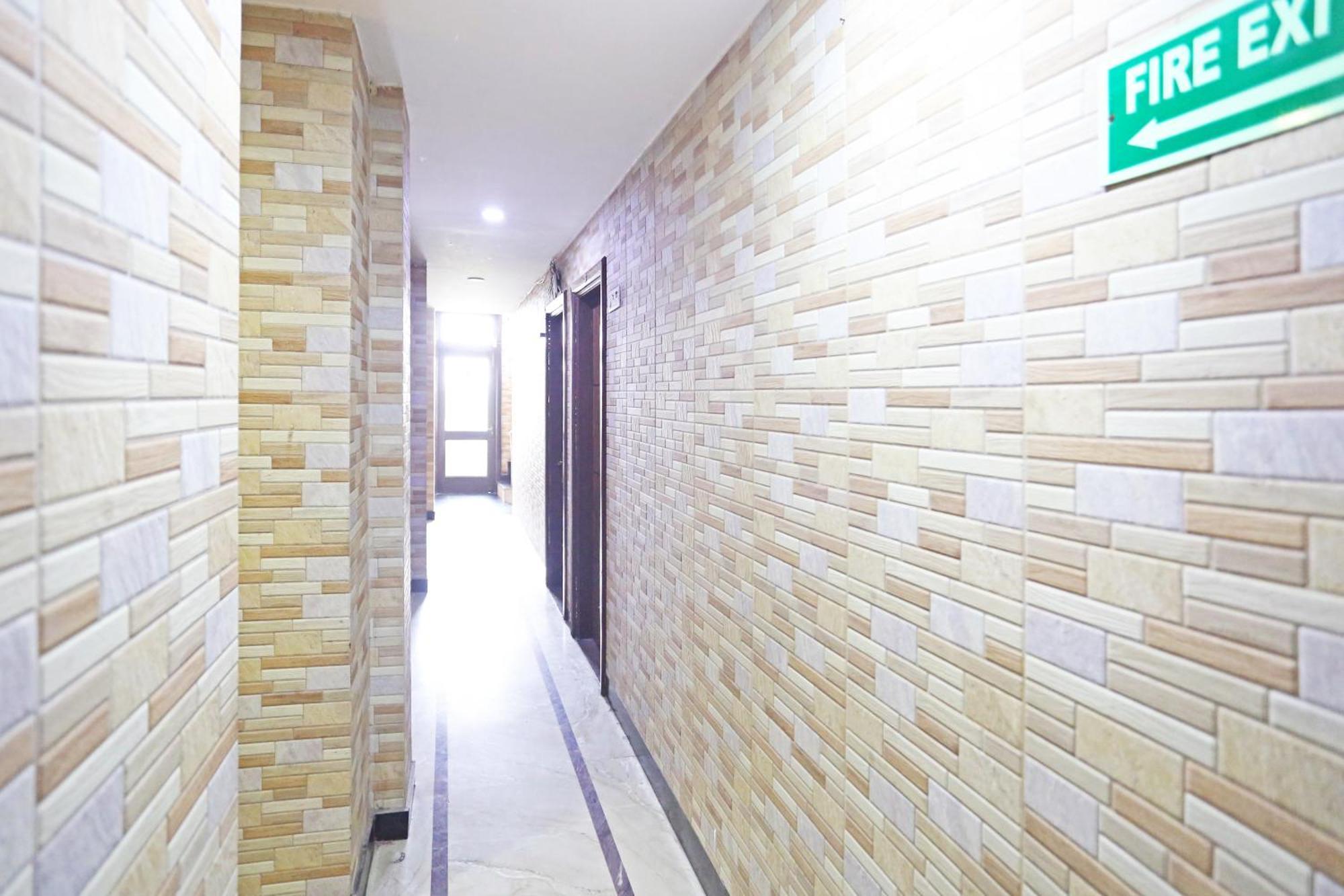 Hotel Preet Palace -5 Mints Walk From Nizamuddin Railway Station New Delhi Exterior foto