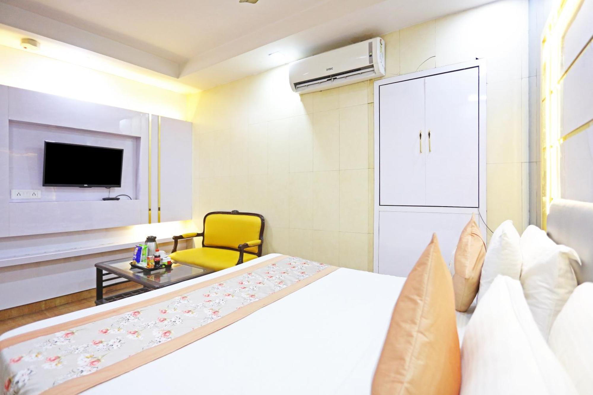 Hotel Preet Palace -5 Mints Walk From Nizamuddin Railway Station New Delhi Exterior foto